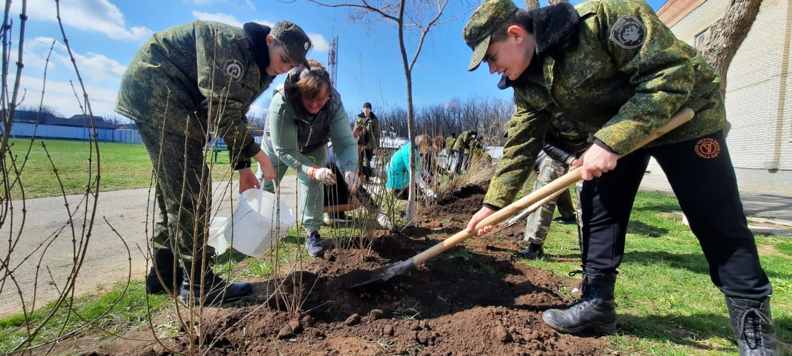 Акция «Посади дерево – спаси планету!» в кадетском корпусе