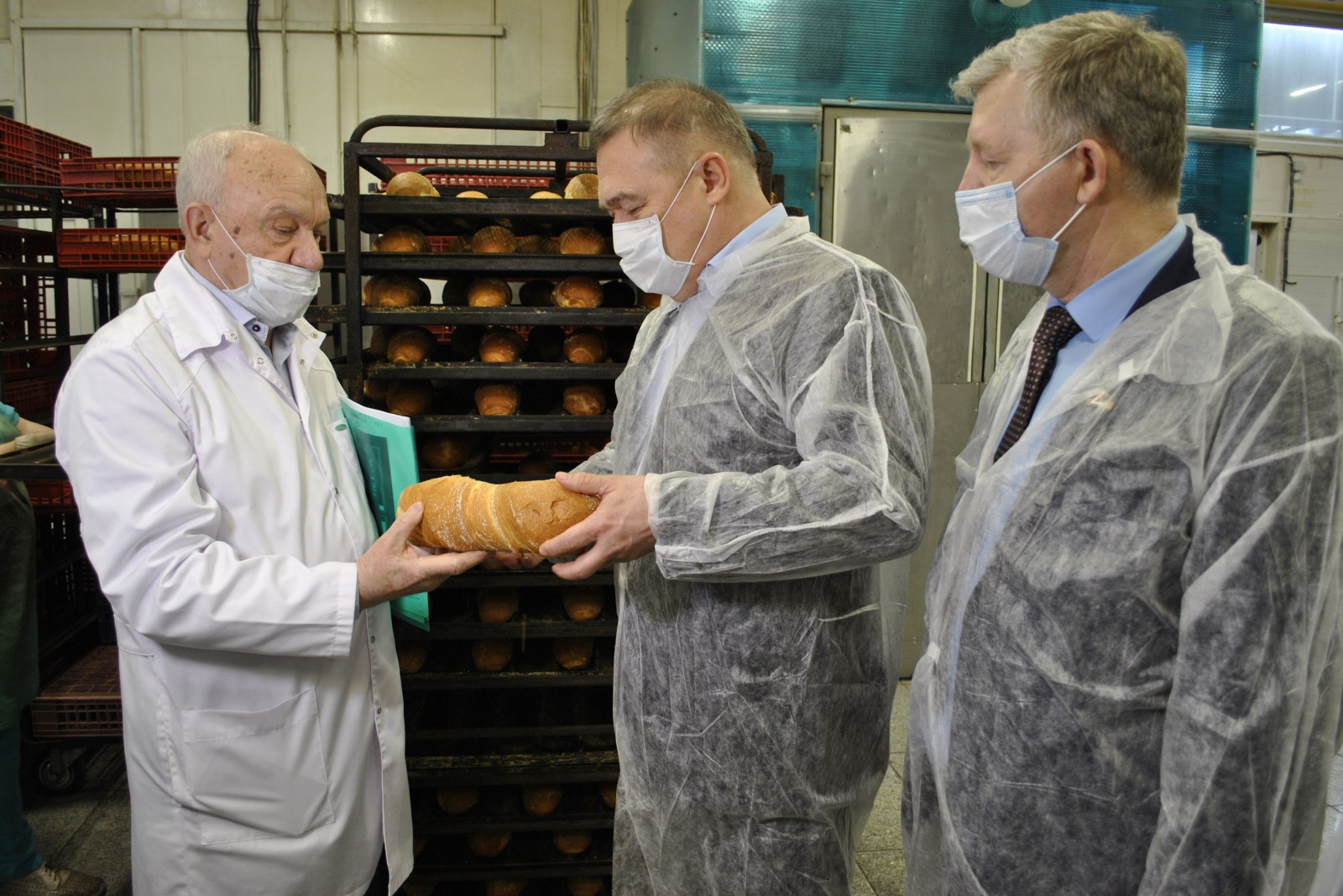 Социально значимыми продуктами питания Ростовская область обеспечена, производственные возможности расширяются