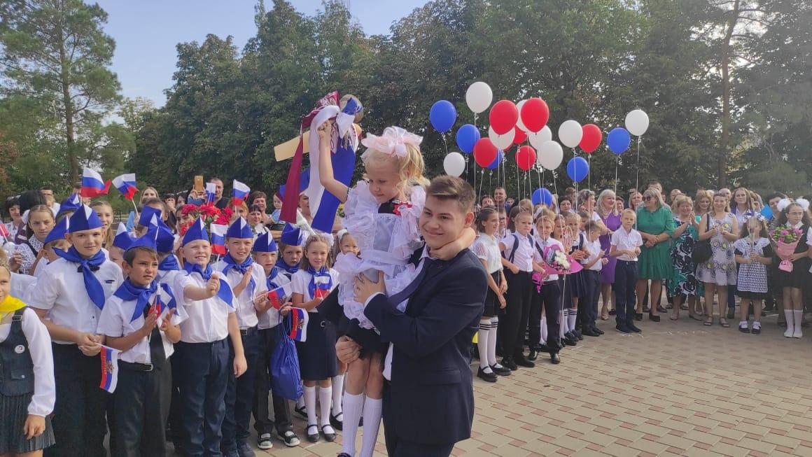 В орловских школах за парты сели более 3 тысяч учеников