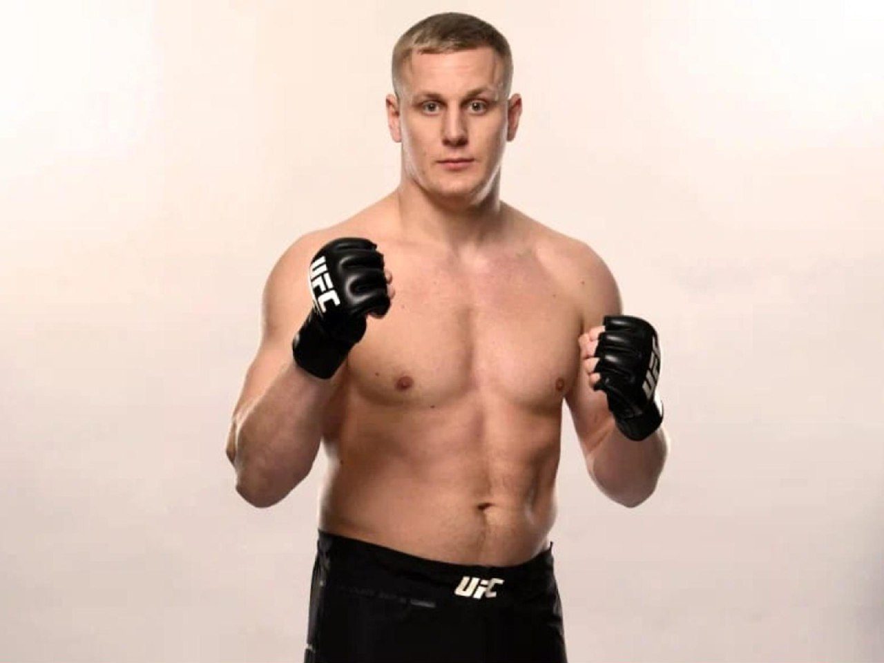 Павлович вышел на третье место в рейтинге тяжеловесов UFC