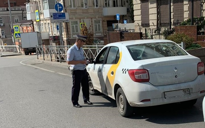 ВАСИЛИЙ ГОЛУБЕВ УТВЕРДИЛ ИЗМЕНЕНИЯ В ОРГАНИЗАЦИЮ ПЕРЕВОЗОК ЛЕГКОВЫМИ ТАКСИ НА ДОНУ