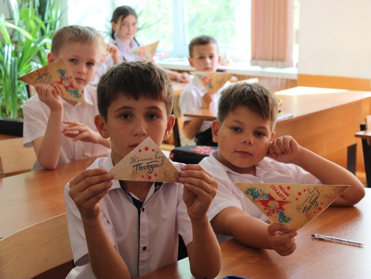 Орловская школа № 2 активно собирает гуманитарную помощь