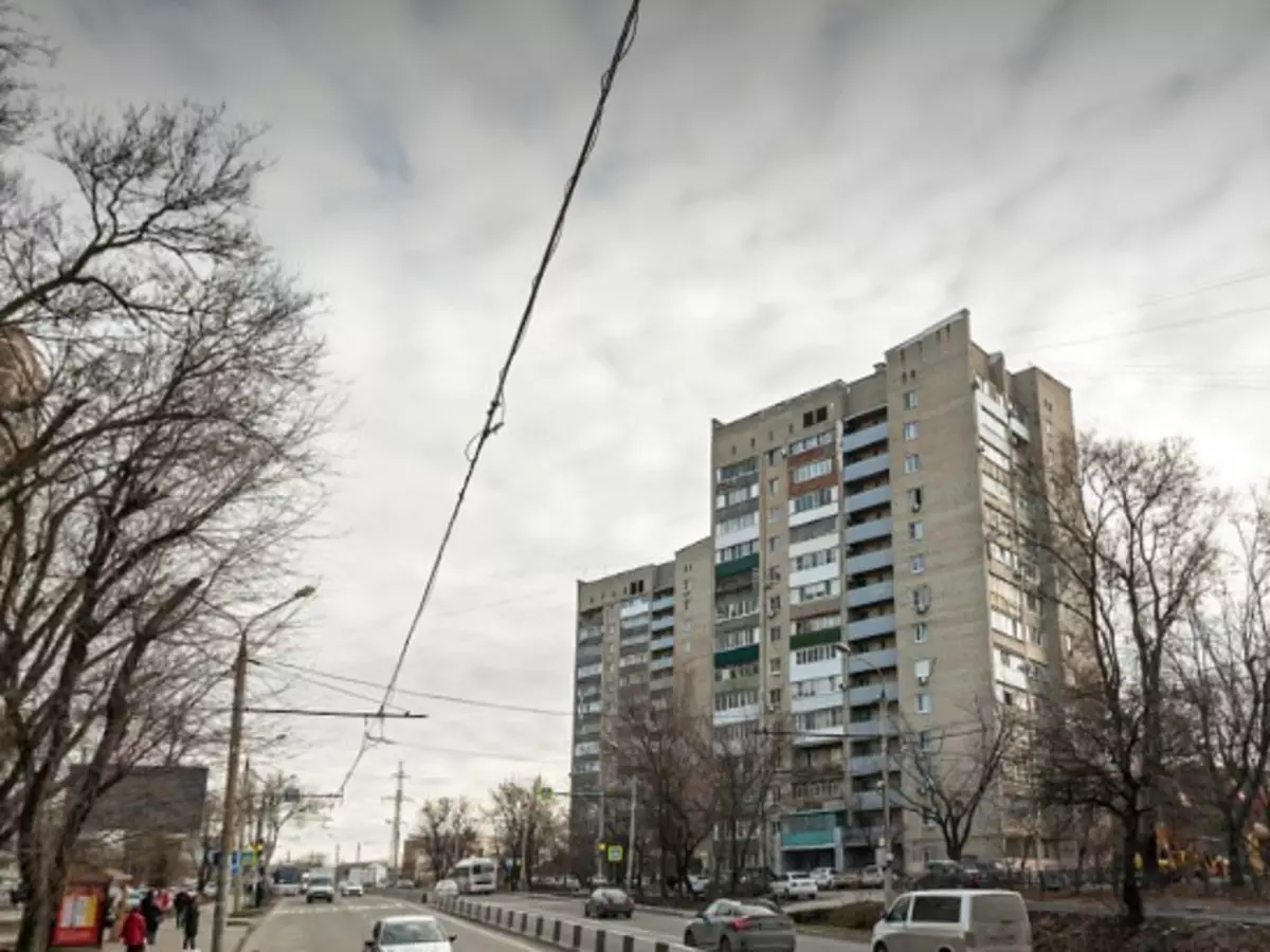 В Ростовской области выпивший мужчина скинул сожительницу с третьего этажа