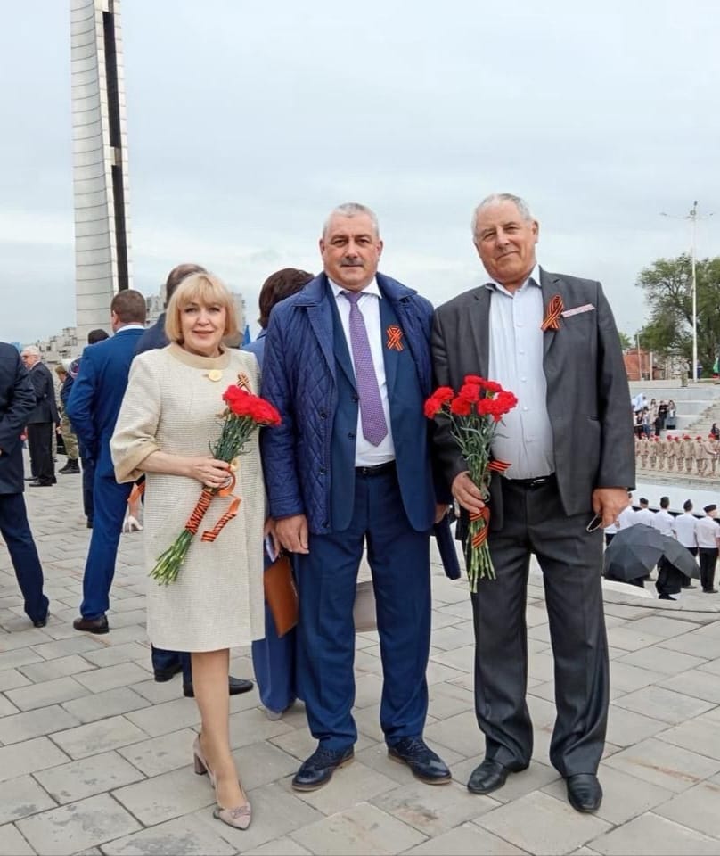 Приняли участие в возложении гирлянды Славы в донской столице