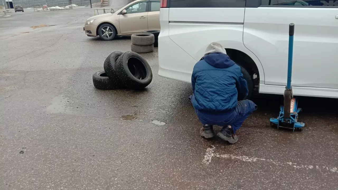 Шиномонтажки массово взвинтили цены в Ростовской области